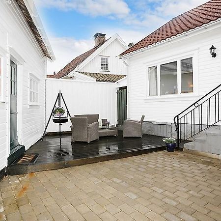 Mandal Privat Rom Og Husutleie Exterior photo